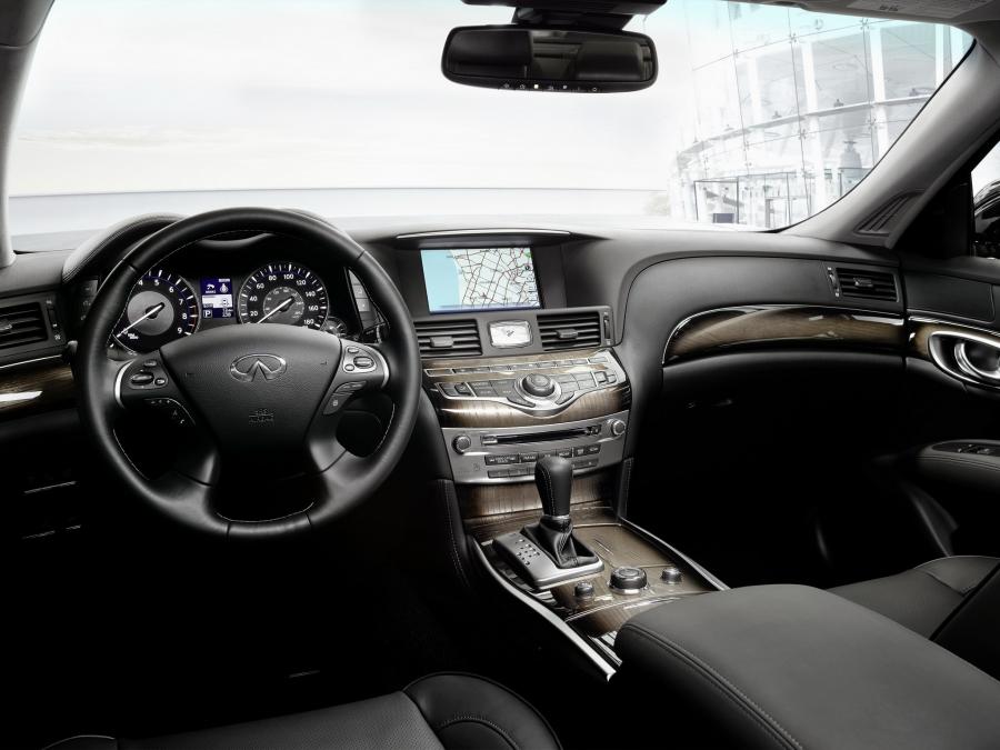 Infiniti Q70L 3.7 2015 года  (фото 5 из 15)